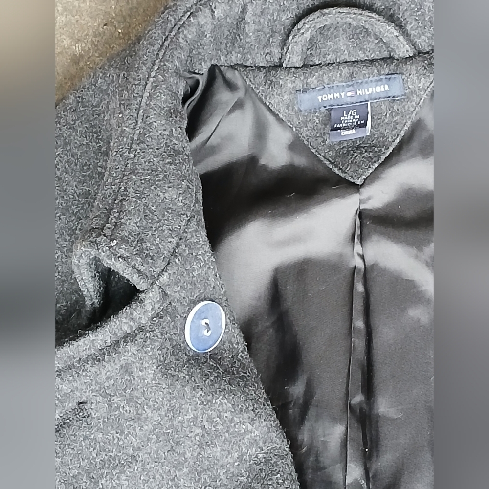 Tommy Hilfiger |  🌺 HOST PICK 🌺 
Men’s Gray Pea Coat Sz Large. NWOT - Picture 7 of 8